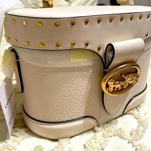 🔥🔥🌟🌟Brand new Coach stylish purse 🌟🌟🔥🔥